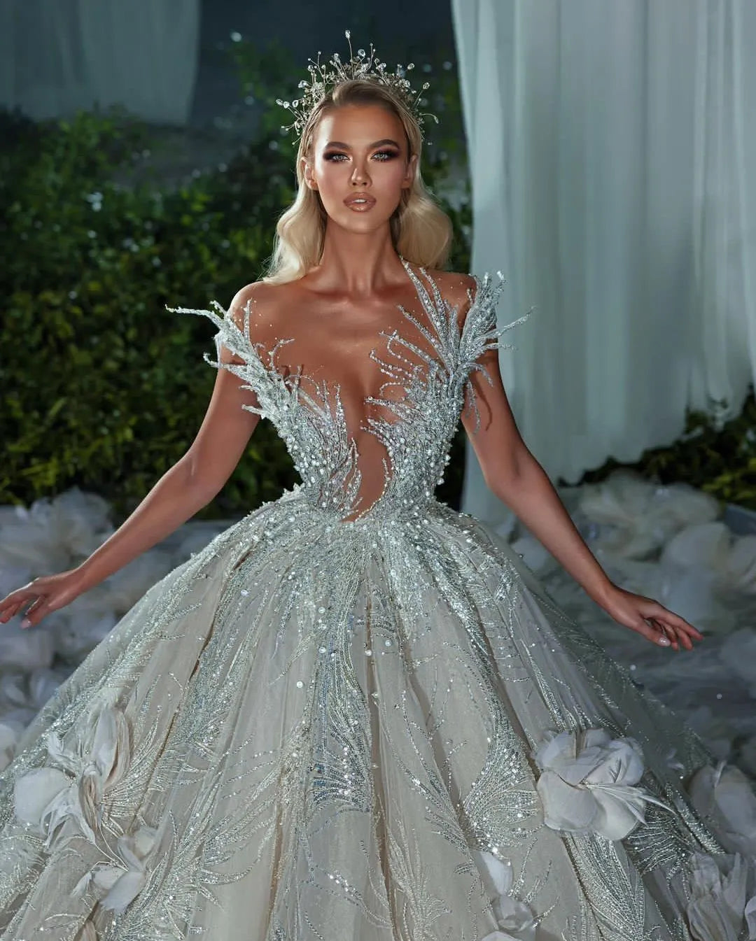 Luxury Ball Gown Wedding Dresses Deep V Neck Sleeveless Strapless Beads Applique Sequins 3D Lace Flowers Ruffles Sparkly Plus Size Formal Bridal Gowns Custom Made