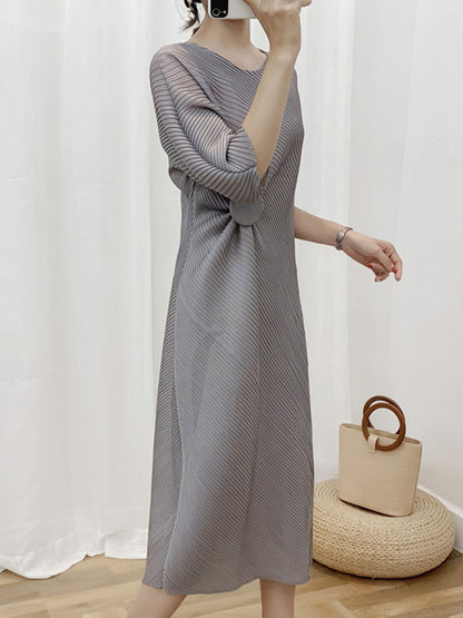 xakxx Half Sleeves Irregular Clipping Pleated Solid Color Round-Neck Midi Dresses