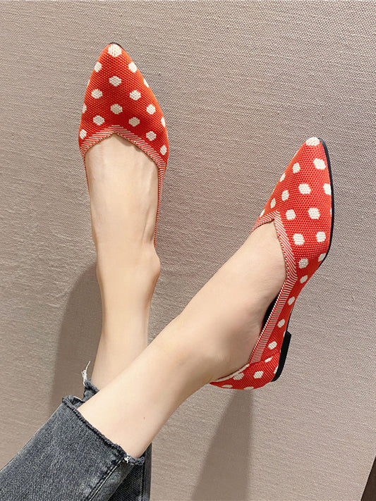 xakxx Contrast Color Pointed-Toe Polka-Dot V-Cut Low Heels Flat Shoes