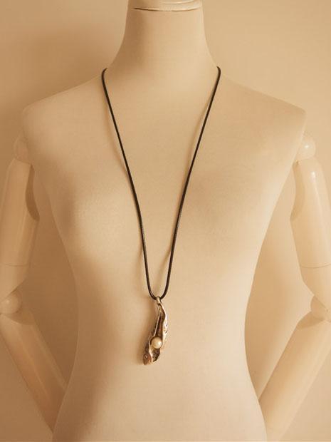 xakxx Vintage Pea pod Necklace