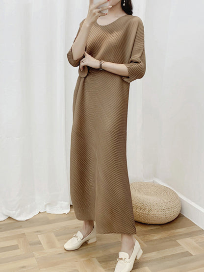 xakxx Half Sleeves Irregular Clipping Pleated Solid Color Round-Neck Midi Dresses